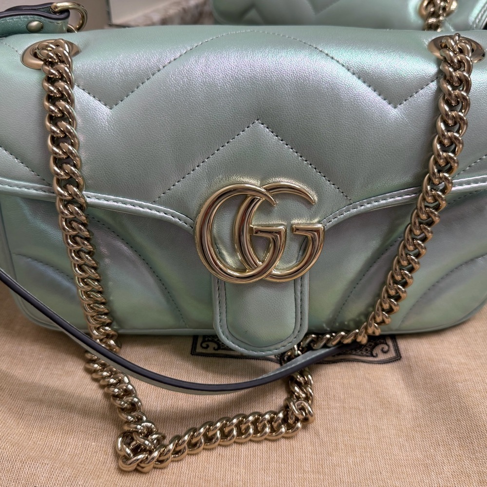 🦄 Gucci Iridescent Nappa Chevron Matelasse Small GG Marmont  Bag In Iridescent🦄